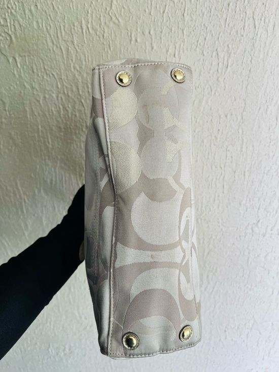 Coach Penelope Optic Signature Carryall - Picture 11 of 12